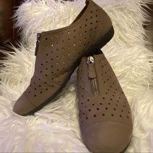 Gabor Perforated Flat